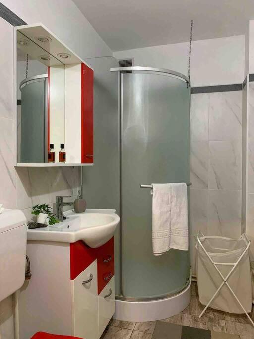 Central Apartment Muncii Area Netflix Bucureşti Ngoại thất bức ảnh